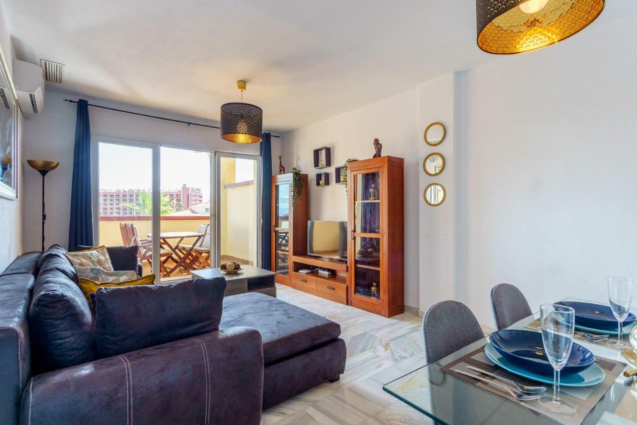 Spacious Beachfront Flat With Sea Views And Private Indoor Parking Benalmádena Exterior foto