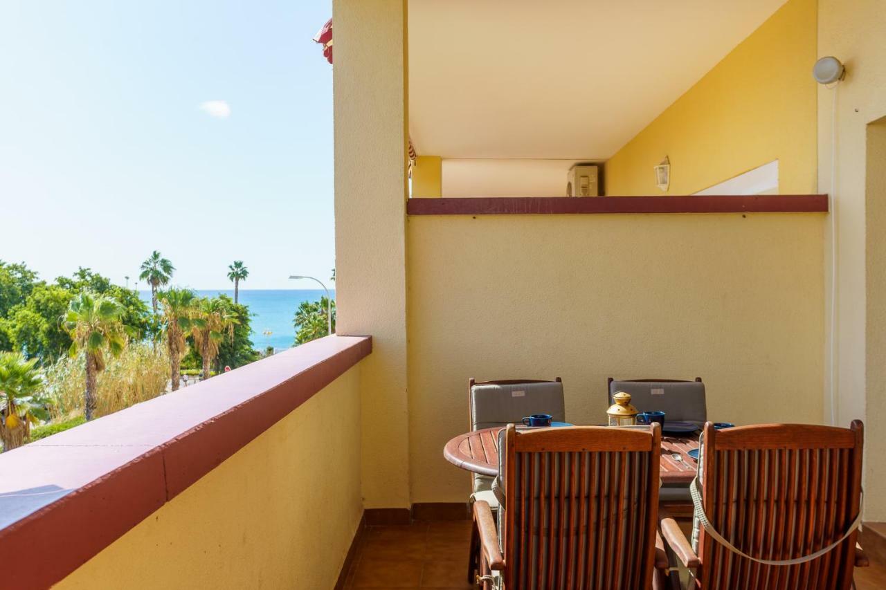 Spacious Beachfront Flat With Sea Views And Private Indoor Parking Benalmádena Exterior foto