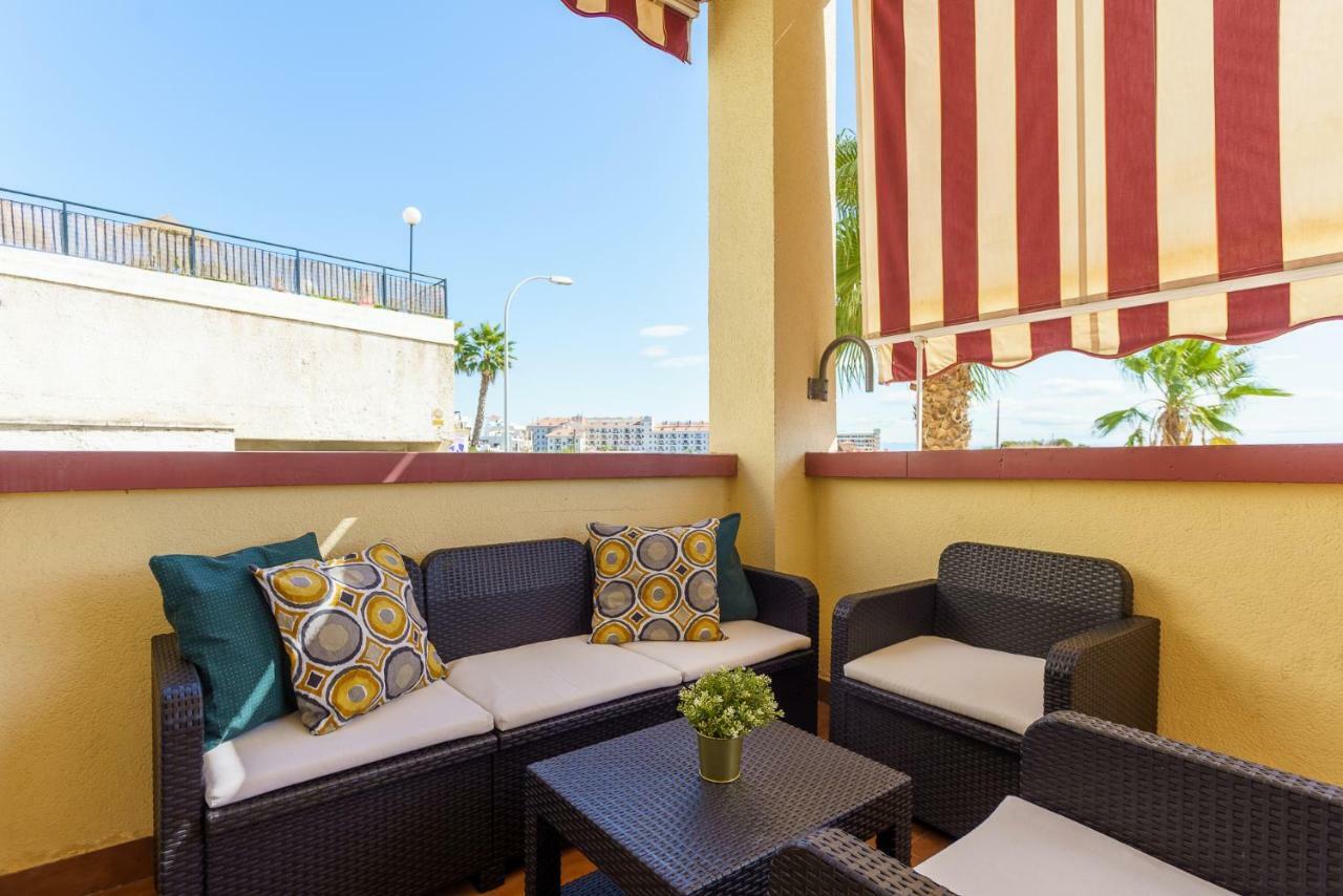 Spacious Beachfront Flat With Sea Views And Private Indoor Parking Benalmádena Exterior foto