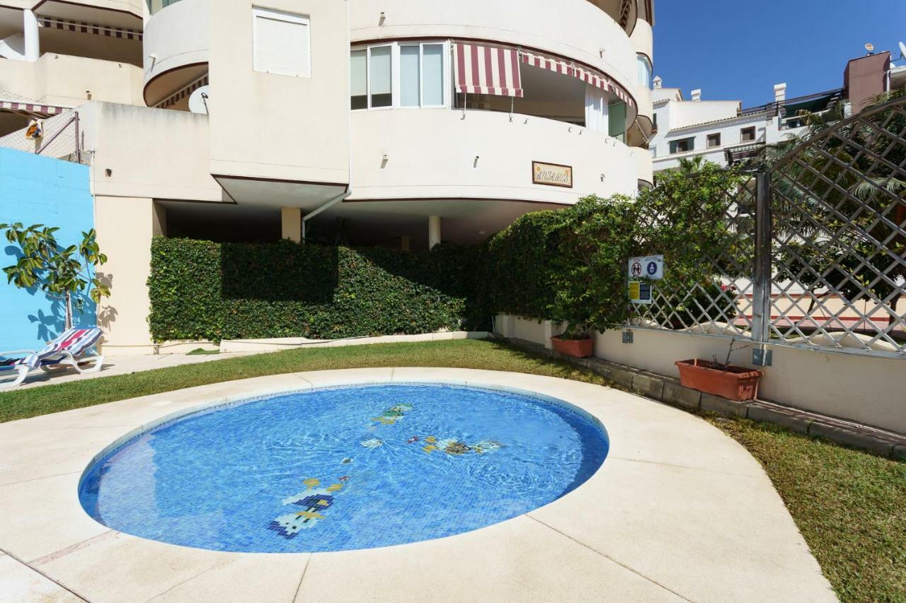 Spacious Beachfront Flat With Sea Views And Private Indoor Parking Benalmádena Exterior foto