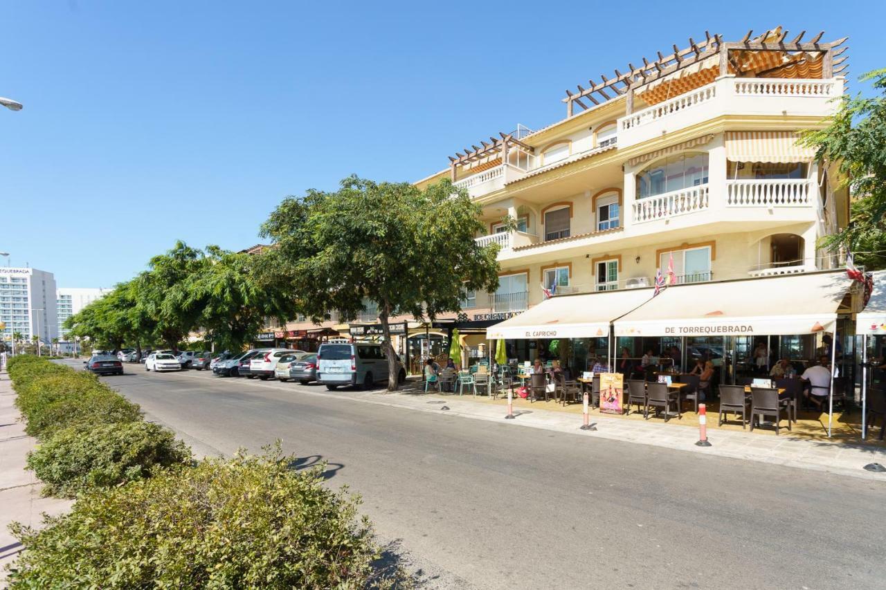 Spacious Beachfront Flat With Sea Views And Private Indoor Parking Benalmádena Exterior foto