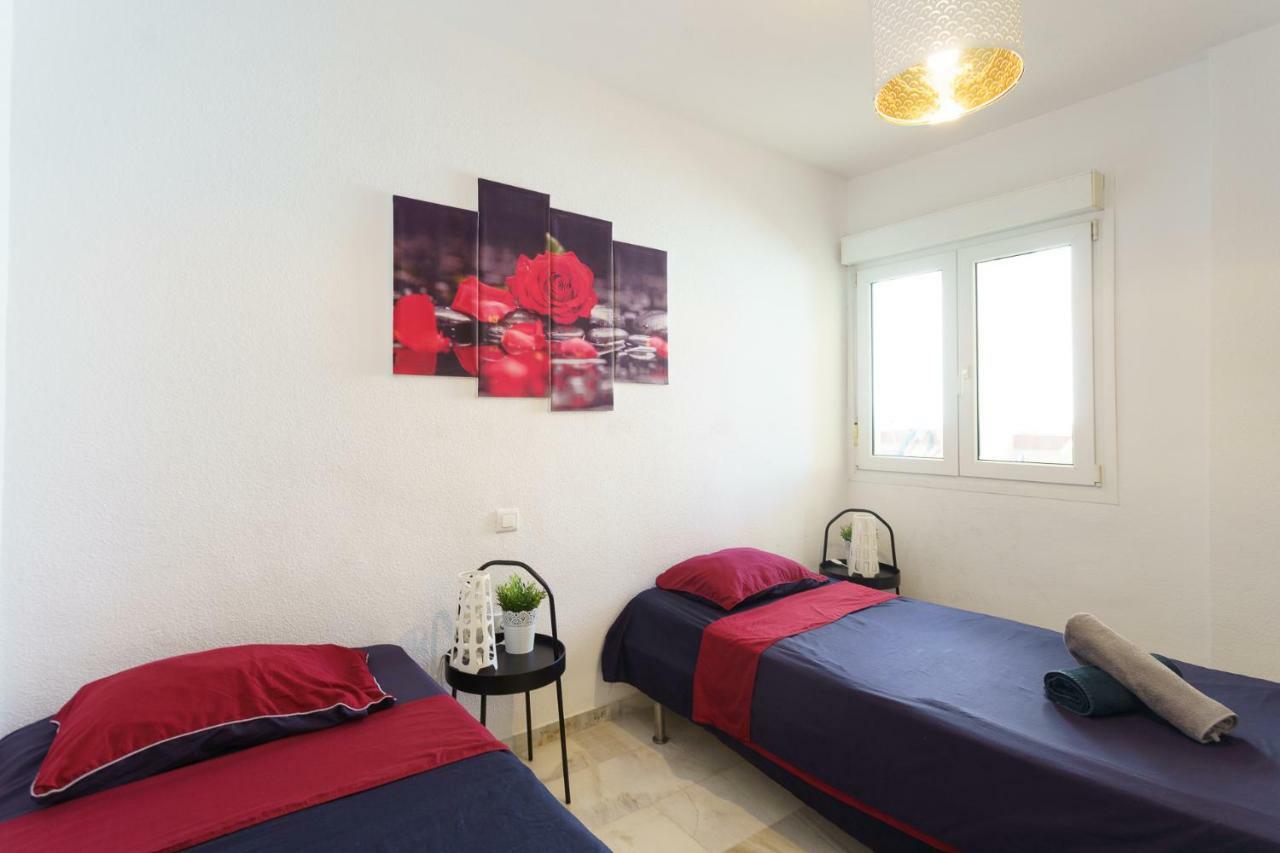 Spacious Beachfront Flat With Sea Views And Private Indoor Parking Benalmádena Exterior foto