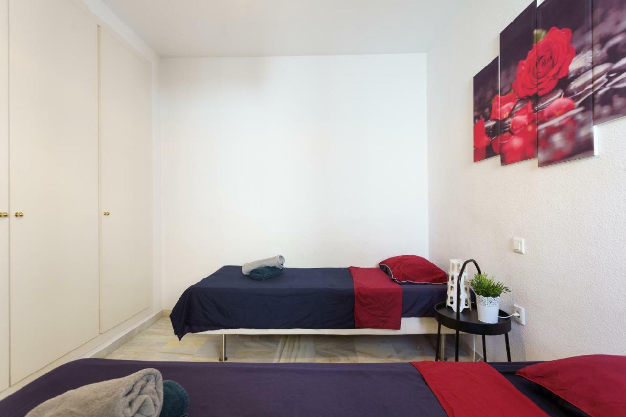 Spacious Beachfront Flat With Sea Views And Private Indoor Parking Benalmádena Exterior foto